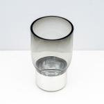 فازة صغيرة بقاعدة معدنية وودي