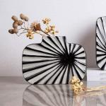 مزهرية مخططة وودي