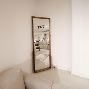 مرآة ريفيان 187*65 سم وودي