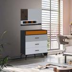 تريند تسريحة مع مرآه أسود-أبيض وودي