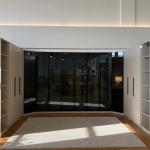 أروبا دولاب 2 باب زجاجي مع تعليق كامل وودي