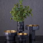 وعاء من السيراميك وودي