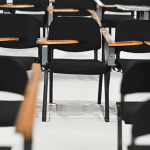 كرسي محاضرات وودي